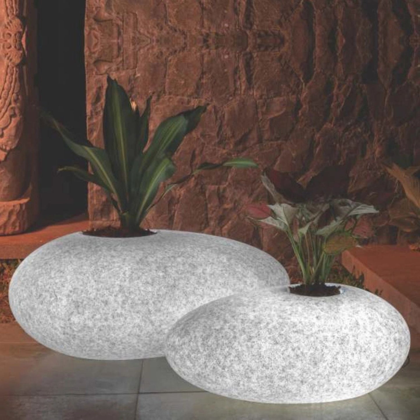 Pebbles Planter Medium Stone Finish